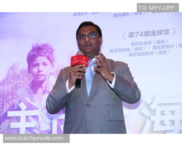 奥斯卡昏厥后首次公开亮相重返训练中心祝早日康复 奥斯卡昏厥后首次公开亮相重返训练中心祝早日康复