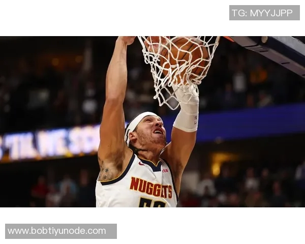 重型轰炸机戈登全场表现出色砍下24分并贡献6篮板1助攻上演精彩空接重扣