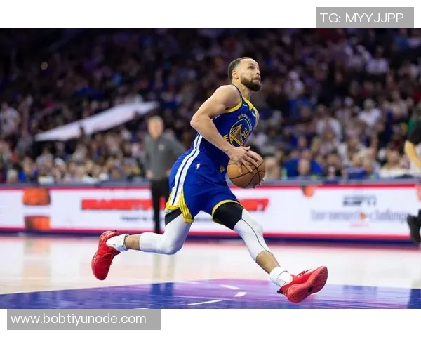 库里致敬韦德经典鞋款感谢12年前的支持与喜爱