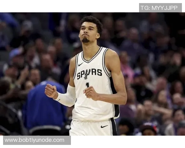 卡斯尔强调提升落位速度以便为文班亚马创造更大空间应对包夹挑战