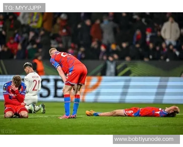 曼联全队表现出色拉什福德霍伊伦双双进球奥纳纳零封对手