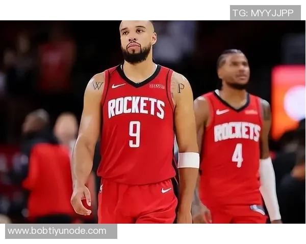 狄龙上半场表现抢眼15投8中砍下18分助球队奋战老东家