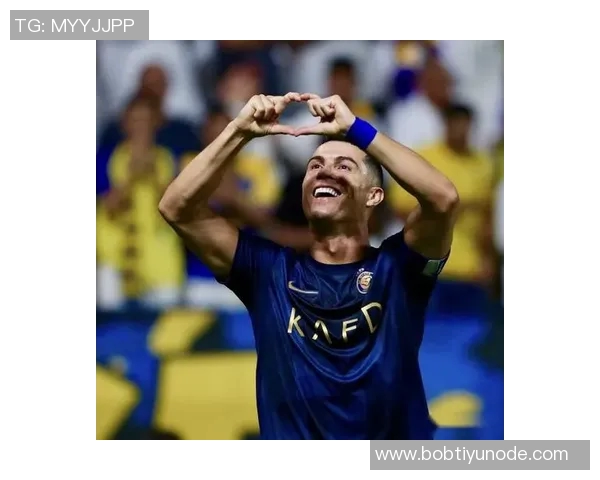 C罗社交媒体分享庆祝照片喜迎950球里程碑助力球队获胜的喜悦 C罗社交媒体分享庆祝照片喜迎950球里程碑助力球队获胜的喜悦