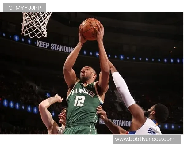 阿贾半场表现抢眼独揽17分7板2帽阿德巴约状态低迷仅得4分4板